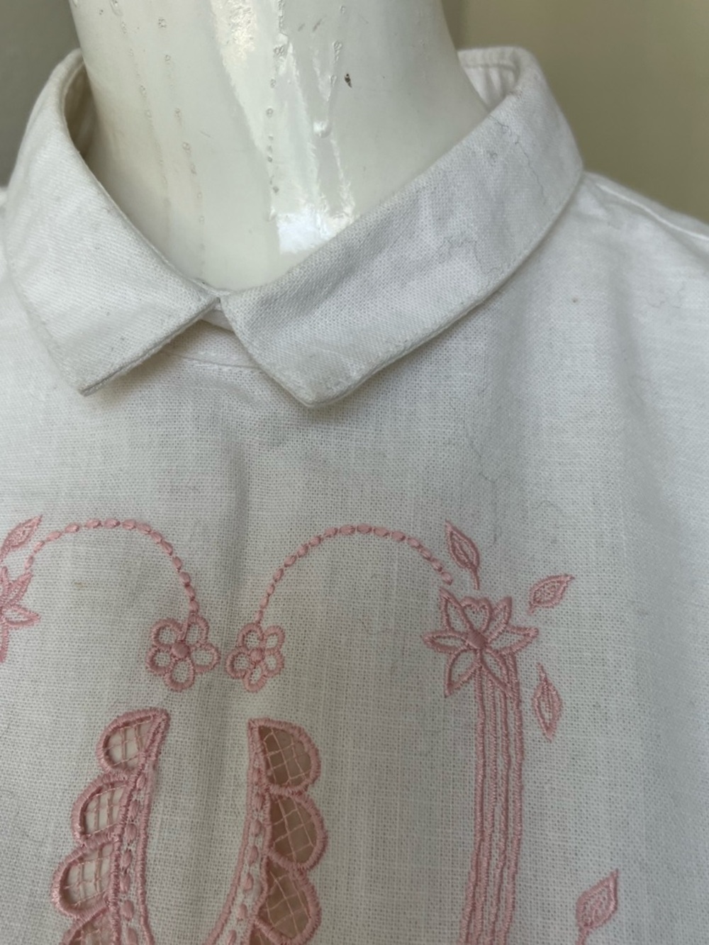 VINTAGE LINEN BLOUSE, EMBROIDERED BEAUTIFUL - Puff Sleeve Blouse - Picture 14 of 16